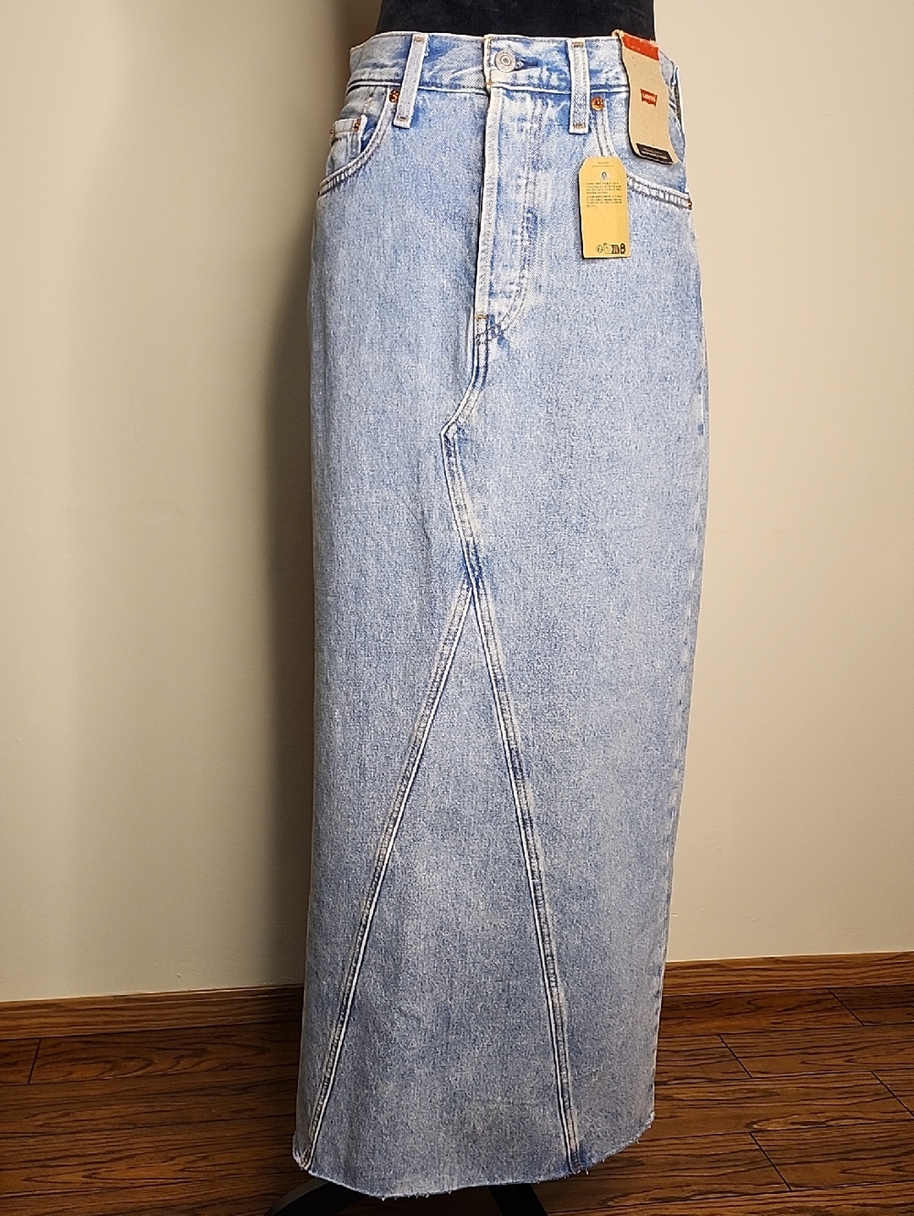 Levi’s Size 27 High Waisted Light Wash Denim Maxi Skirt | Y2K Long Jean Skirt D